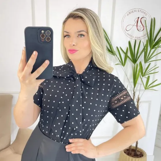selfe com Blusa Feminina na Moda