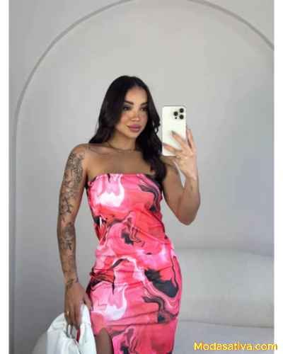 Vestido midi estampado na cor Rosa Tie Dye