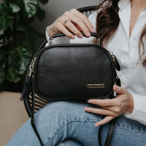 Modelo da Bolsa Feminina Santorini Pequena preta